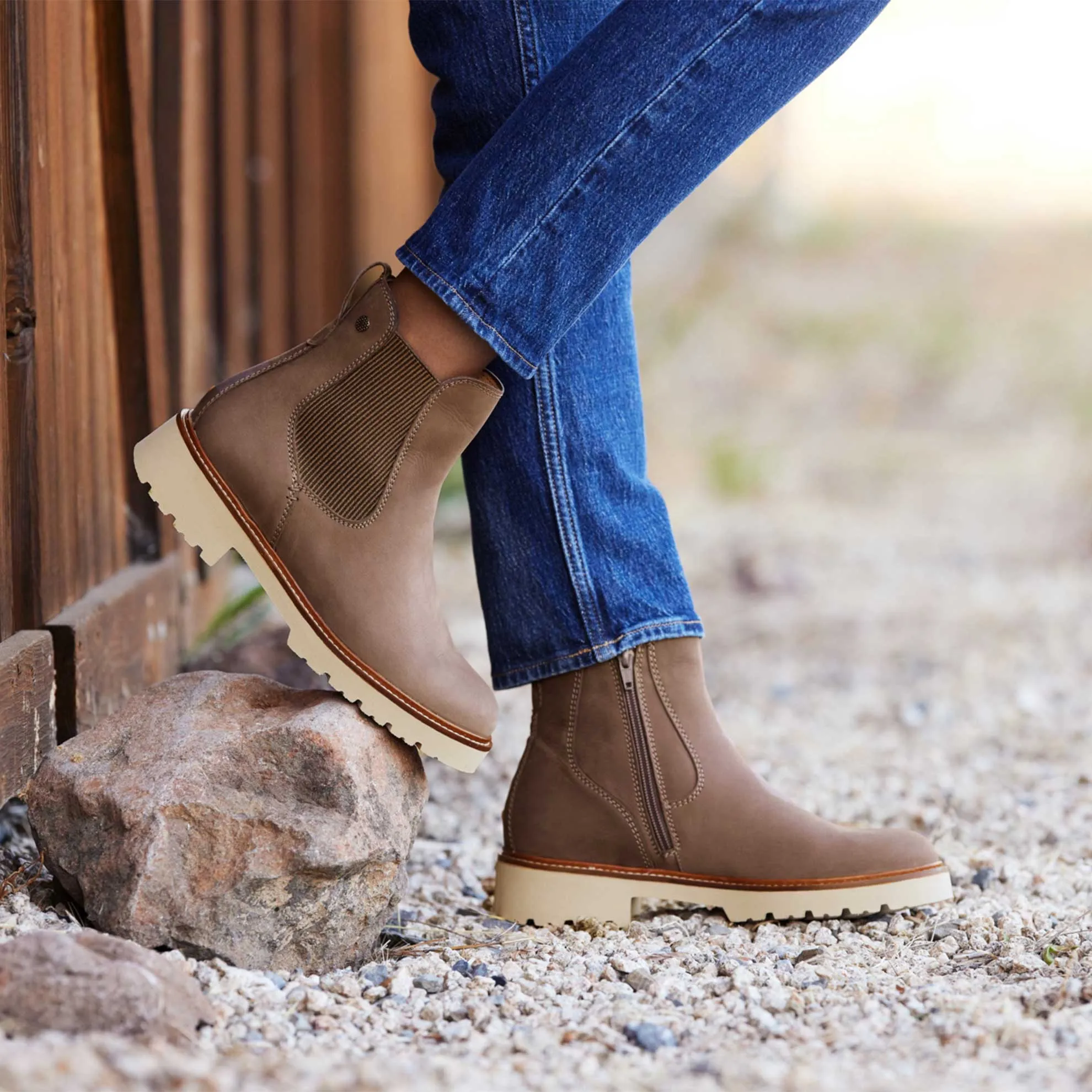 Women's Van Ness Chelsea Boot